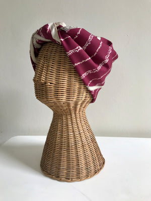 
            
                Load image into Gallery viewer, Buckle Print Wine-tone Plaid Scarf
            
        